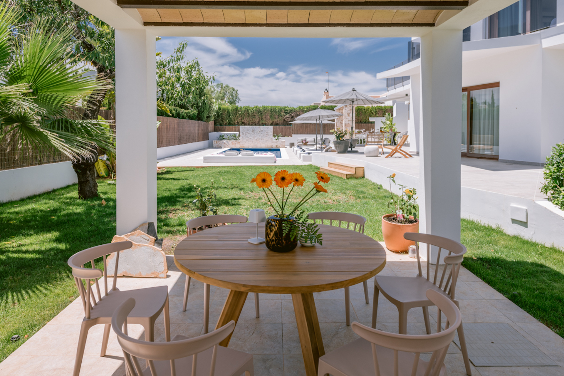 Resa Estates Ibiza villa for sale te koop sant jordi modern  terrace and grass.jpg